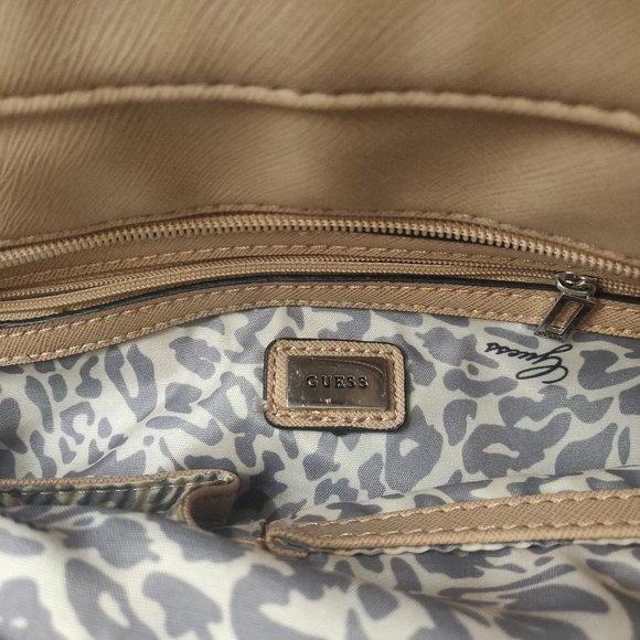 Guess Logo Women's Handbag | Tote bag | Large - Picture 4 of 6